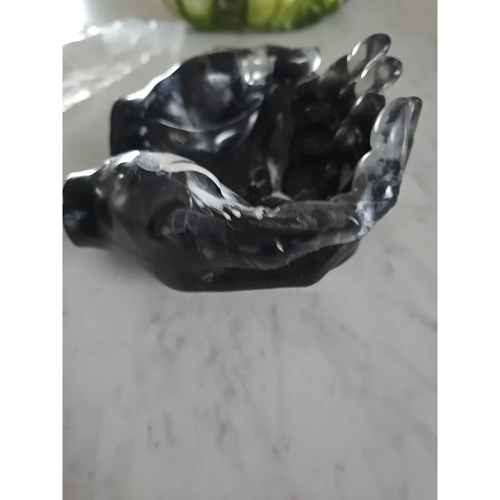 Resin Cupped Hands Black‎ And White Clear. Decoration gift . 571